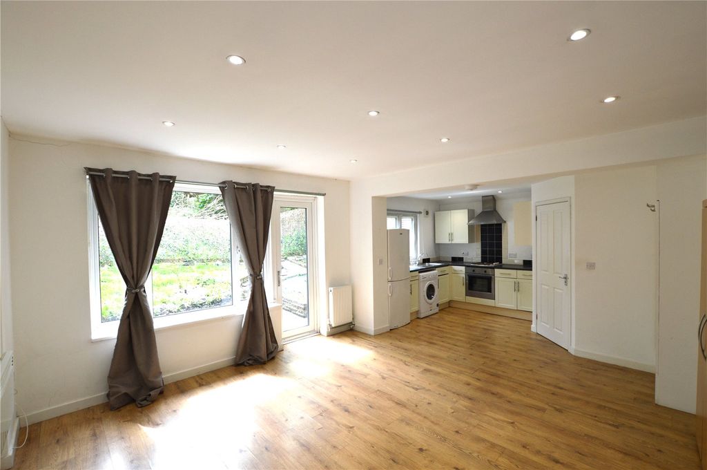 Property photo 1 of 6 Picture No. 10