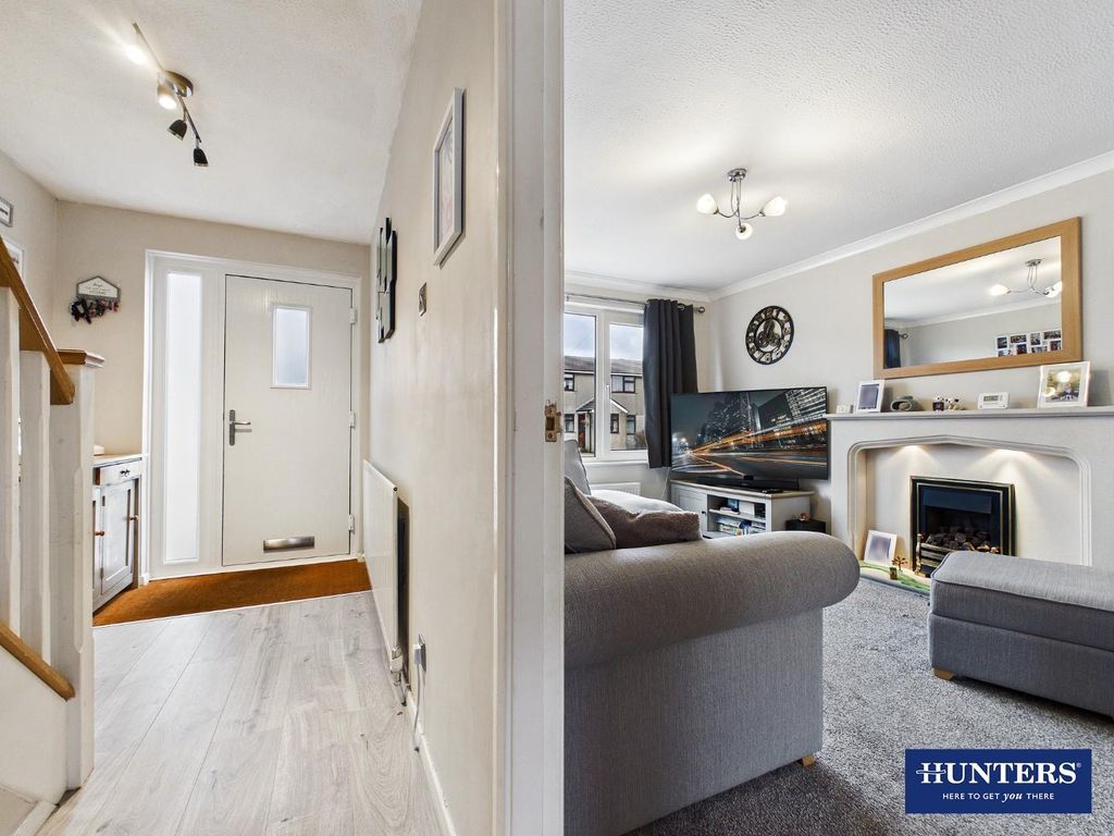 Property photo 3 of 24 Entrance Hall