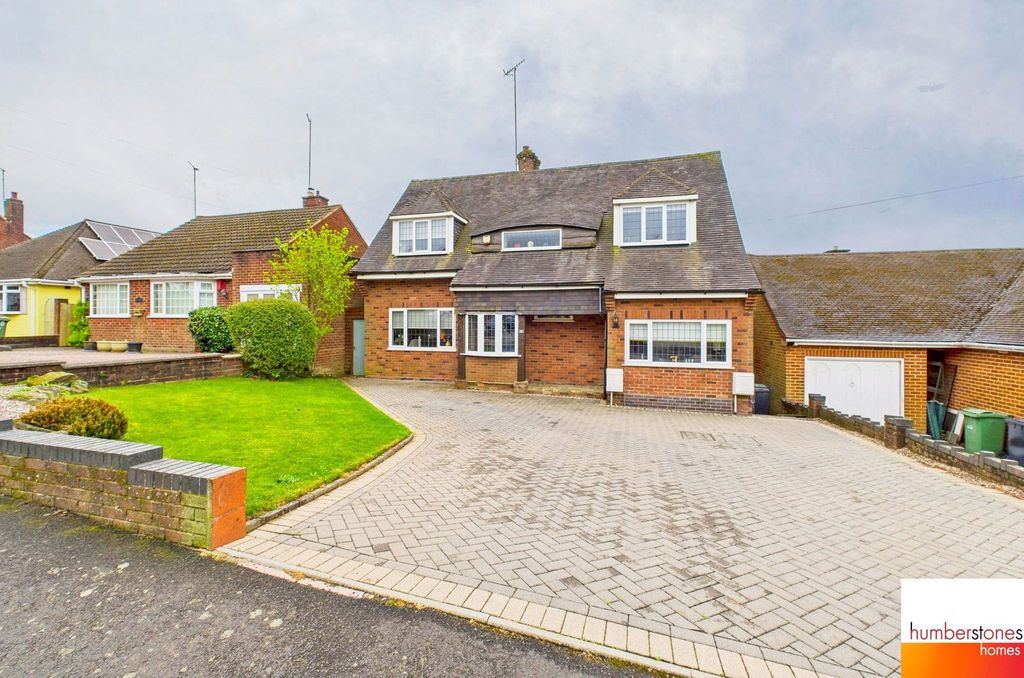 Property photo 1 of 32