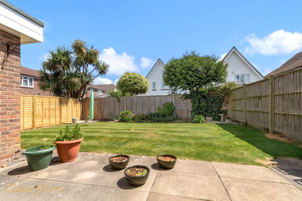 Property photo 2 of 13 Garden