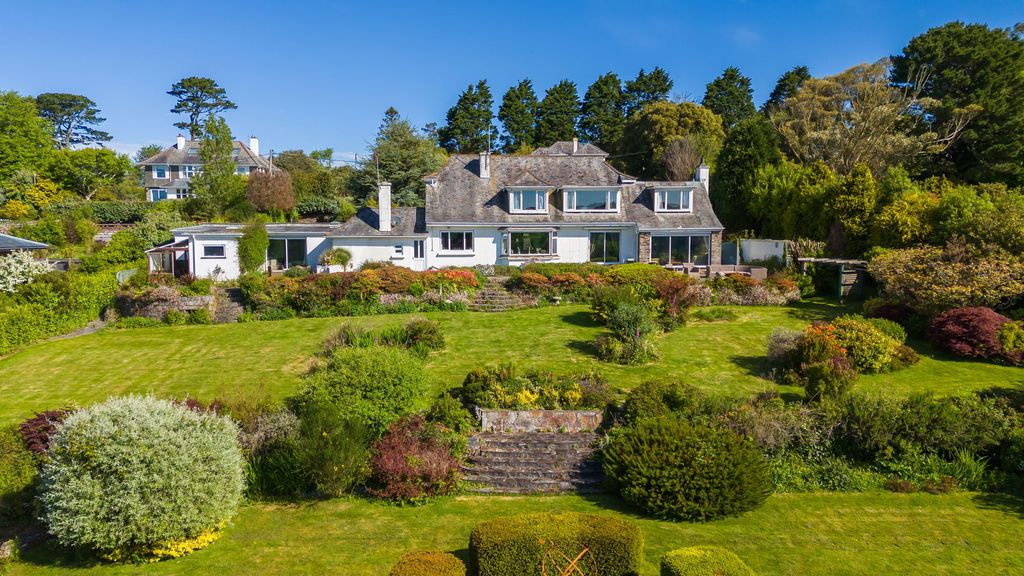 Property photo 2 of 11