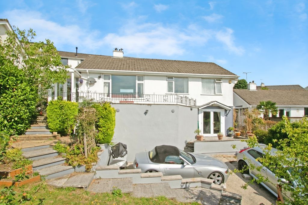 Property photo 1 of 15 Front