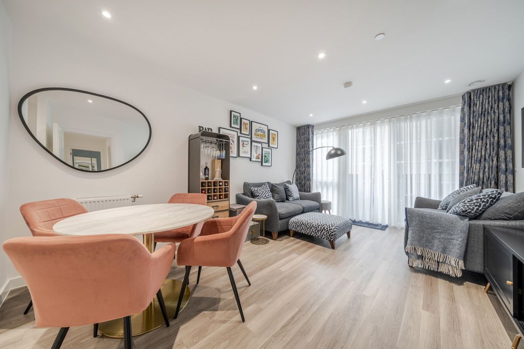 Property photo 2 of 22 Reception