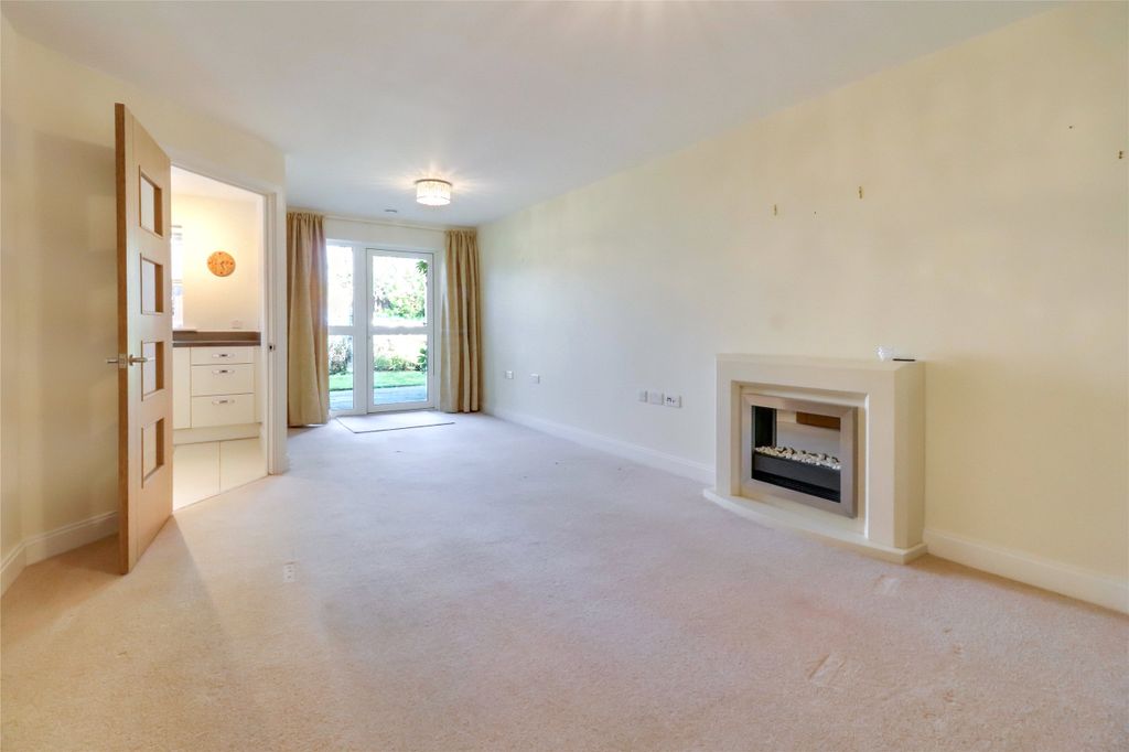Property photo 3 of 12 Picture No. 11