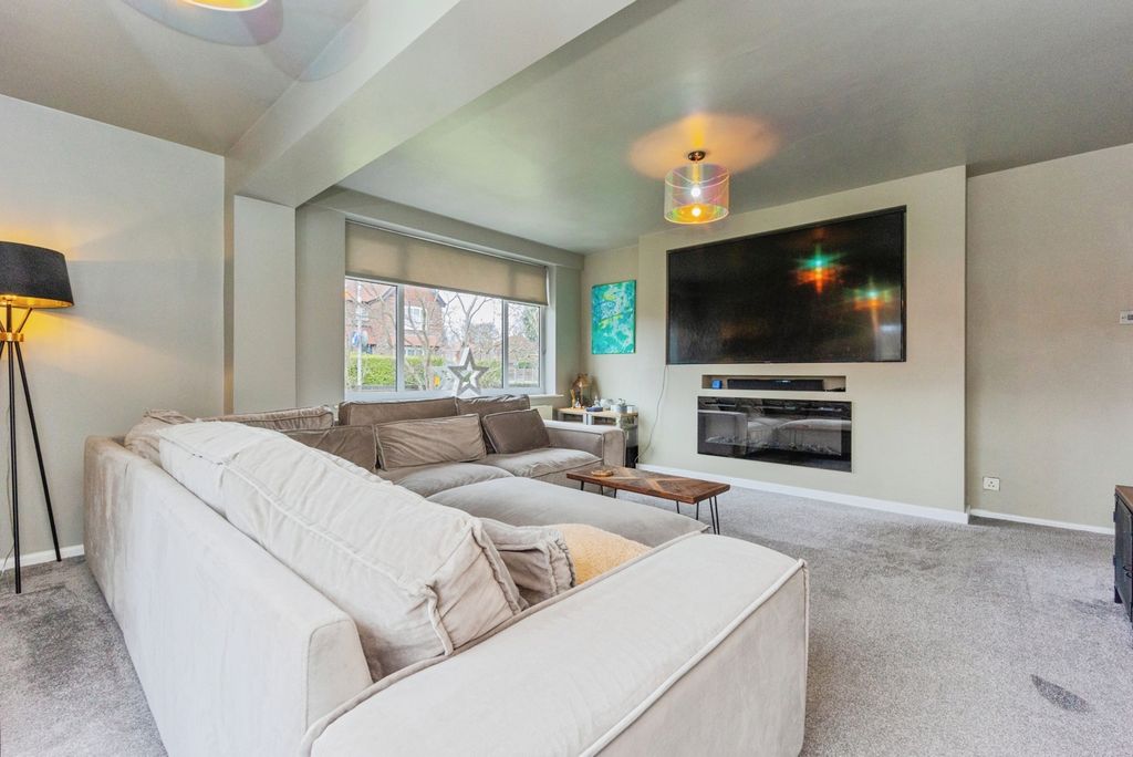 Property photo 2 of 31 Pbox-Img.Jpg