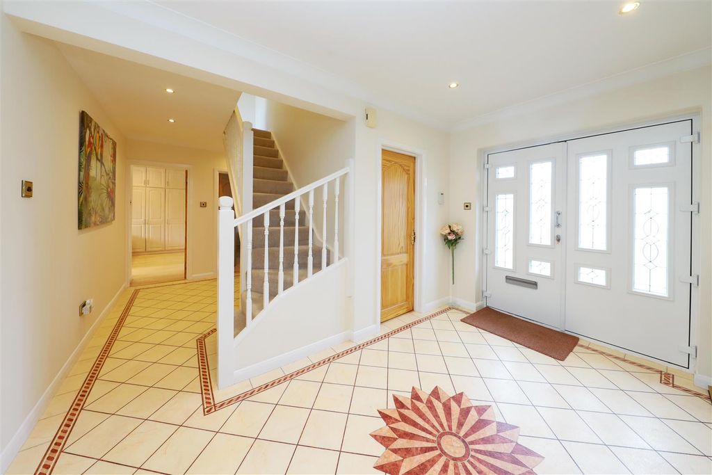 Property photo 3 of 15 Hallway