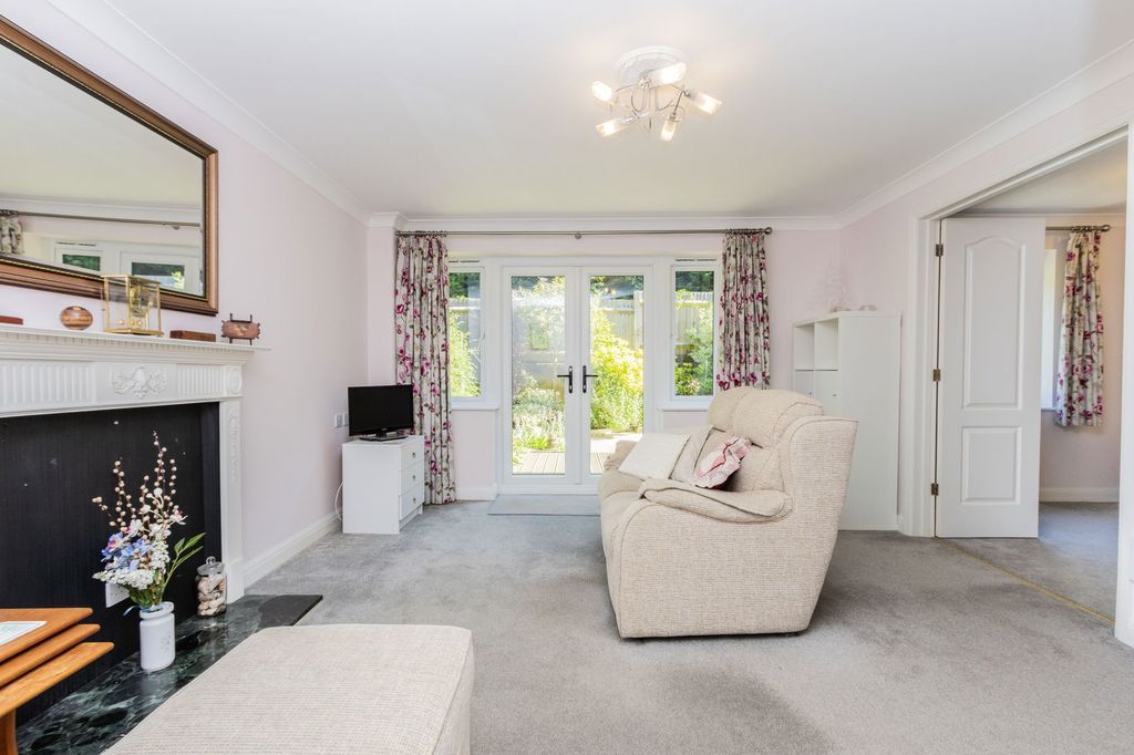 Property photo 3 of 11