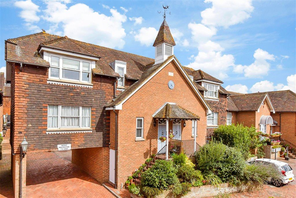 Property photo 2 of 14 Front