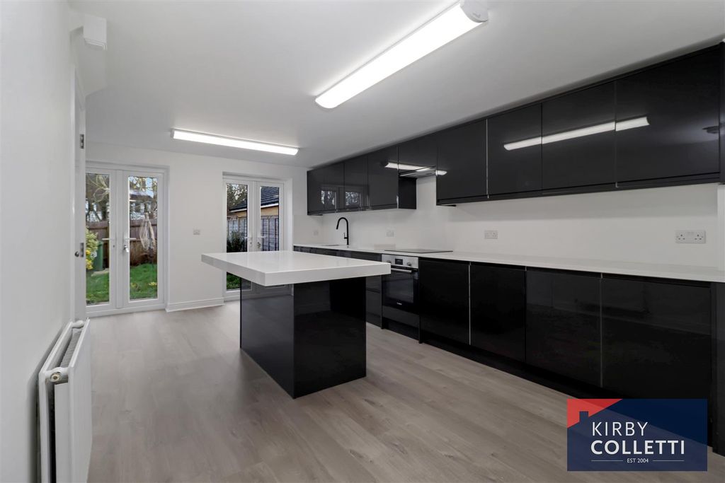 Property photo 2 of 20 Re-Fitted Kitchen