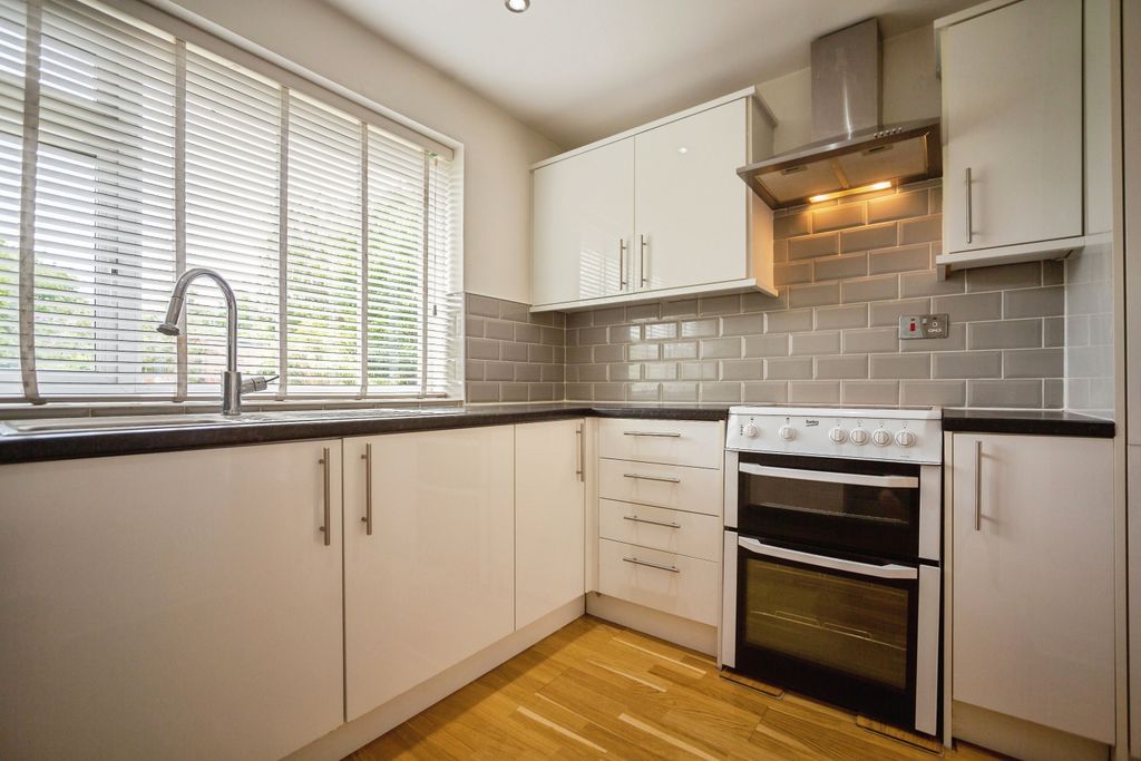 Property photo 3 of 14 Kitchen