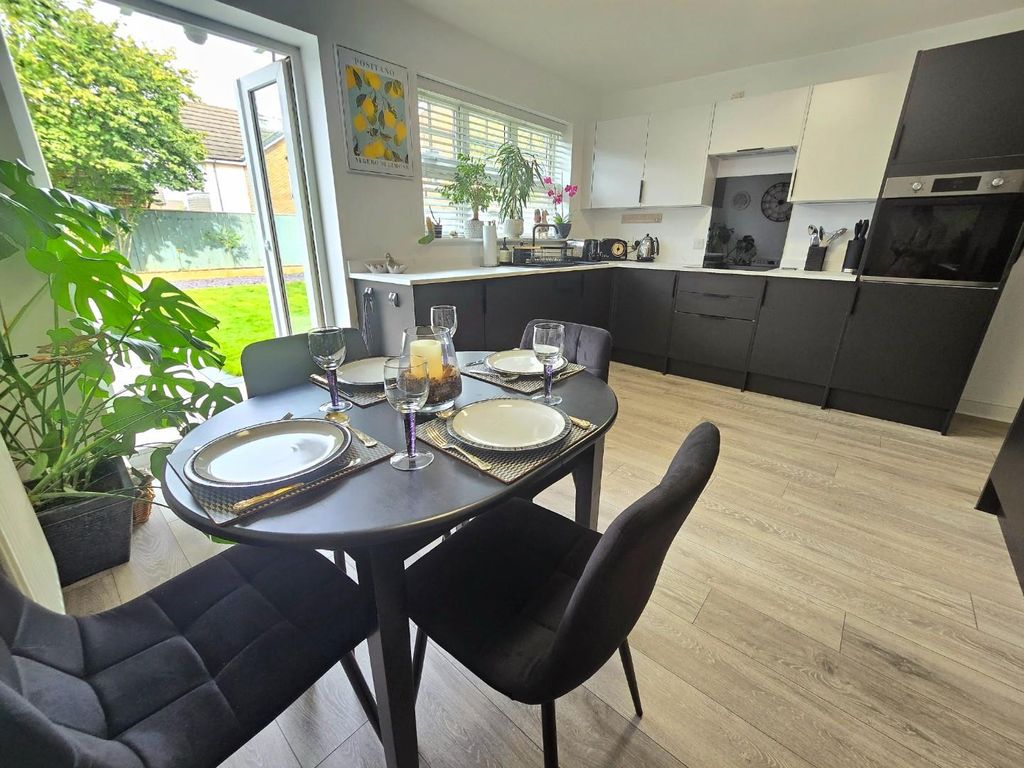 Property photo 2 of 30