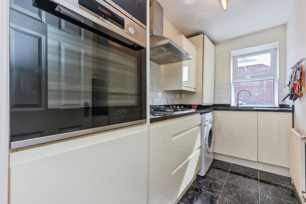 Property photo 3 of 19 Pbox-Img.Jpg