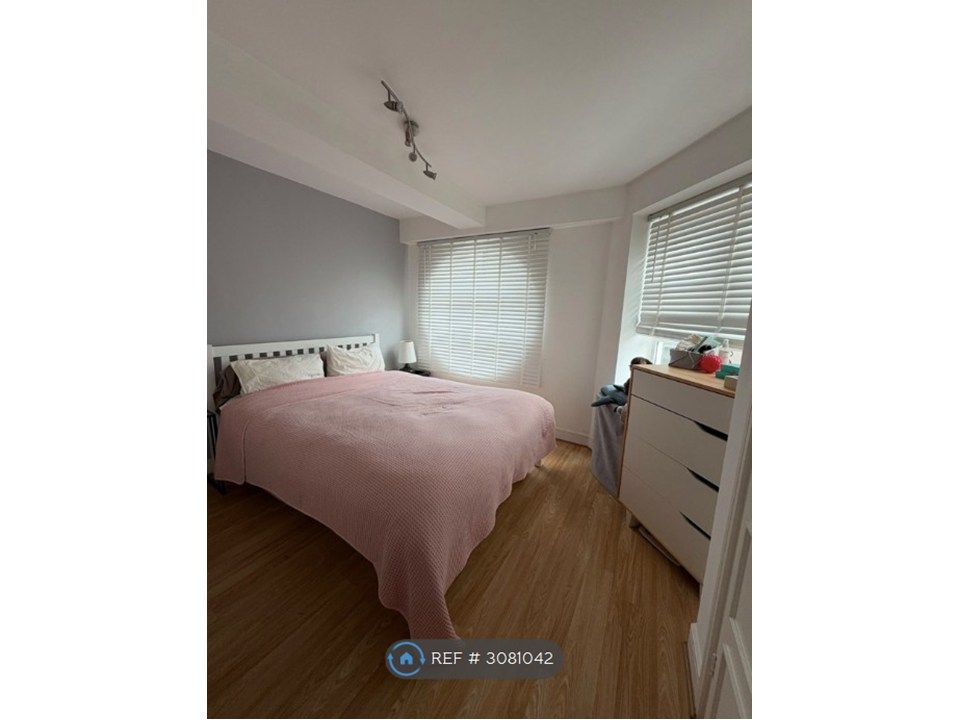 Property photo 3 of 13 Master Bedroom With Ensuite