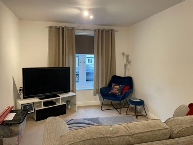 Property photo 2 of 19 Lounge 1
