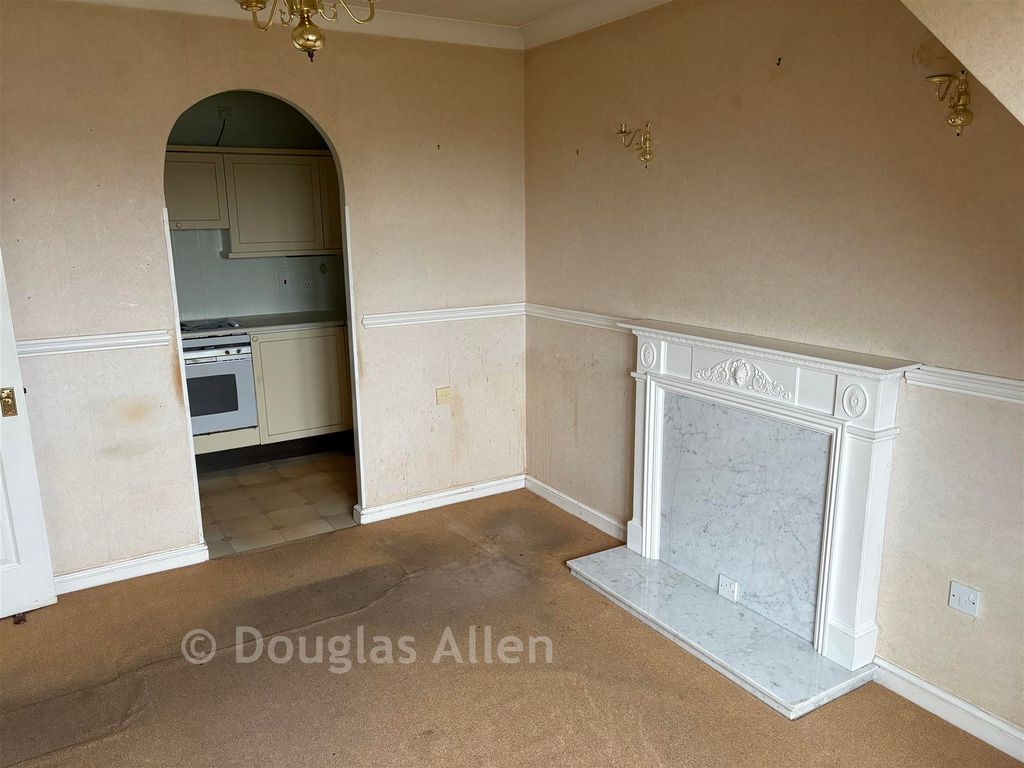 Property photo 3 of 7 Lounge