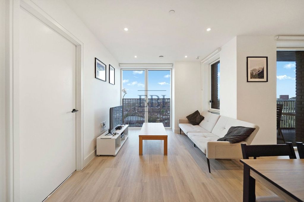 Property photo 3 of 16 Picture No. 06