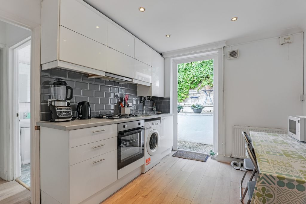 Property photo 2 of 16 20251010064246_P1023940_Lutls