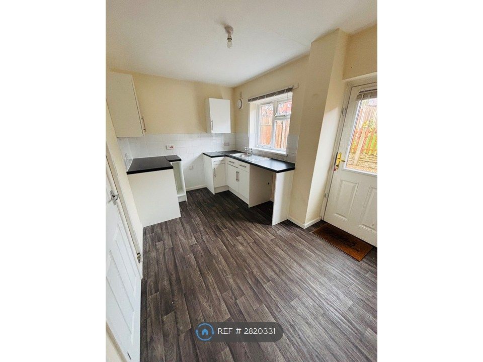Property photo 2 of 13 Kitchen
