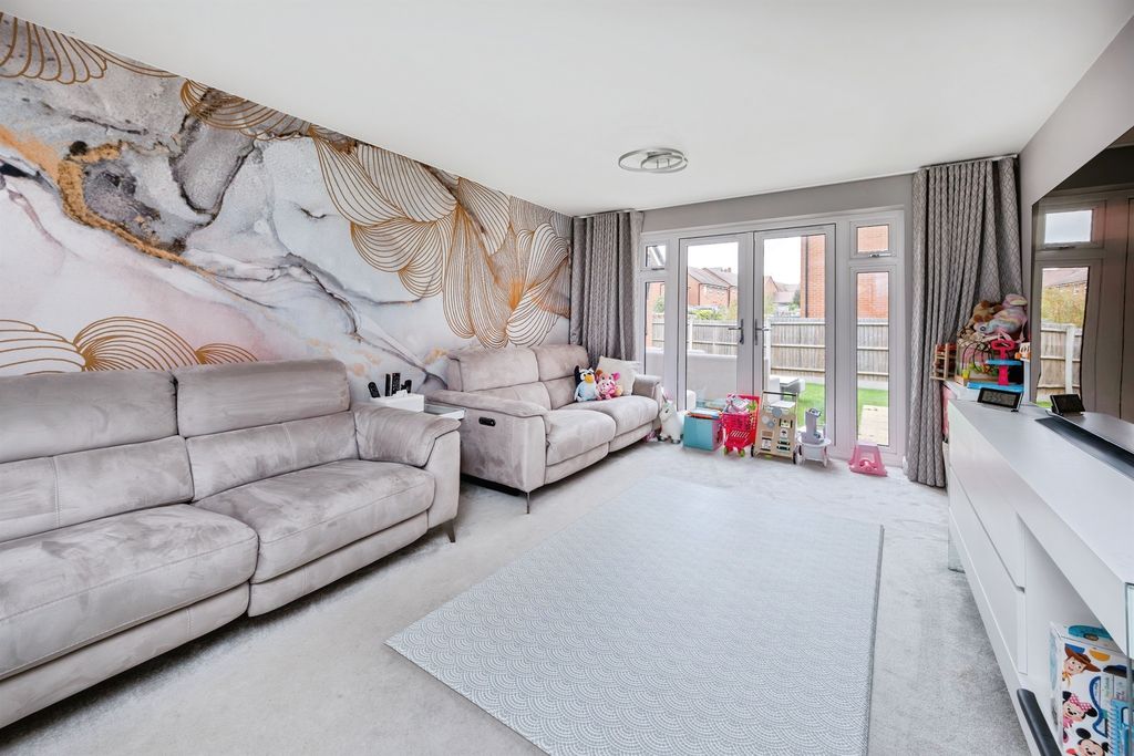 Property photo 2 of 18