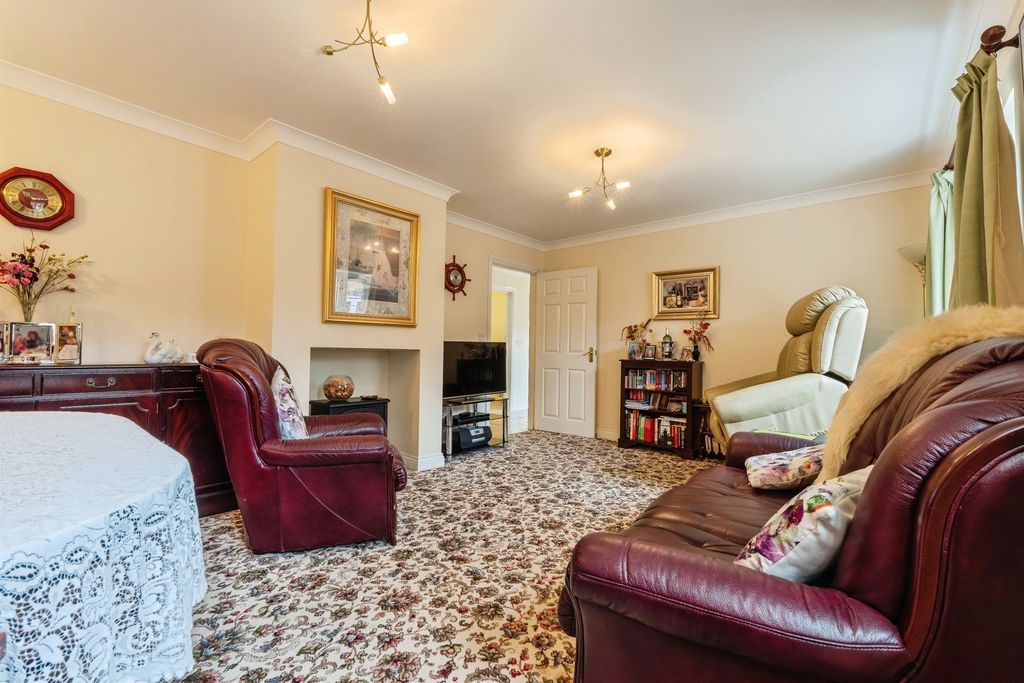 Property photo 2 of 21