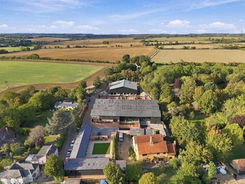 Property photo 2 of 11 Drone