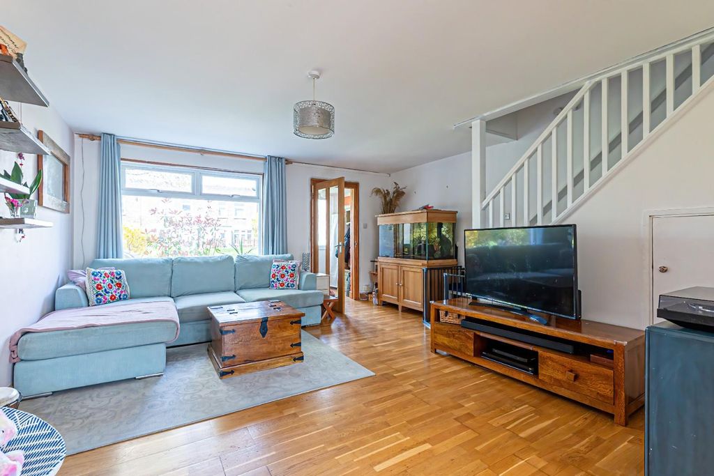 Property photo 2 of 11