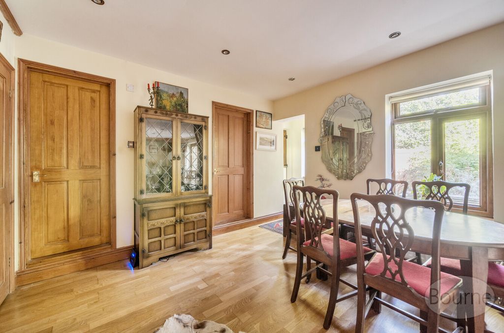 Property photo 3 of 21 F8544520-8094-471...