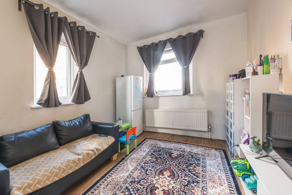 Property photo 2 of 5