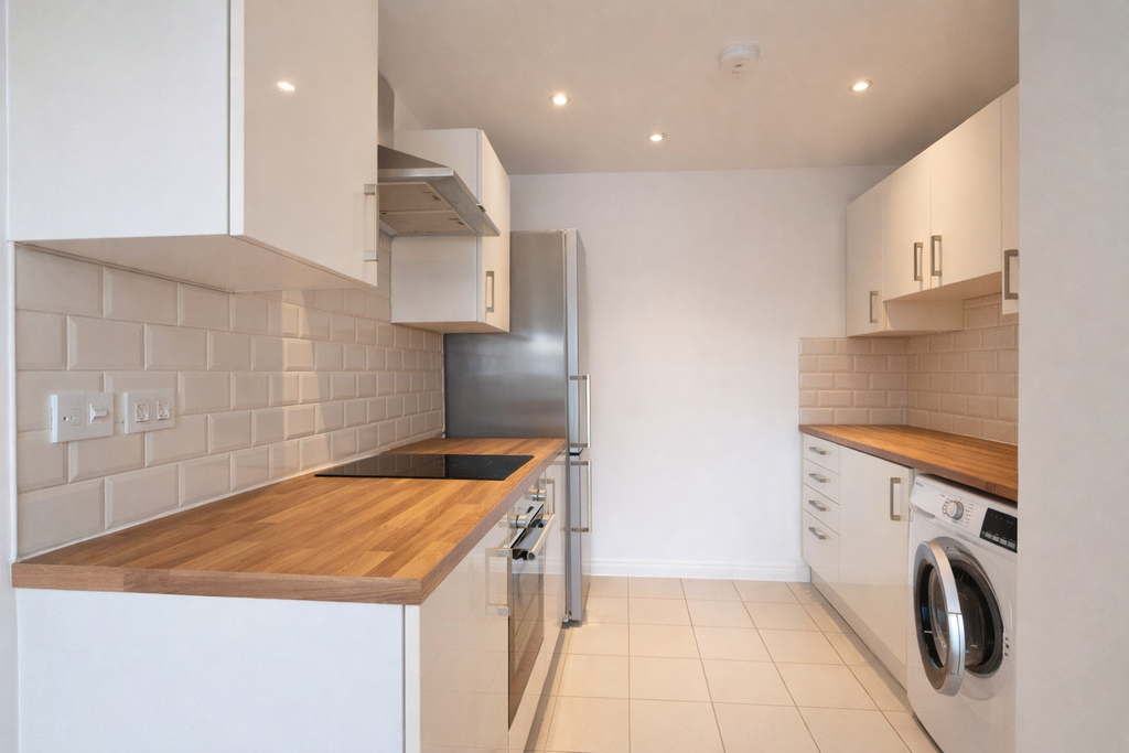 Property photo 2 of 9 Kitchen