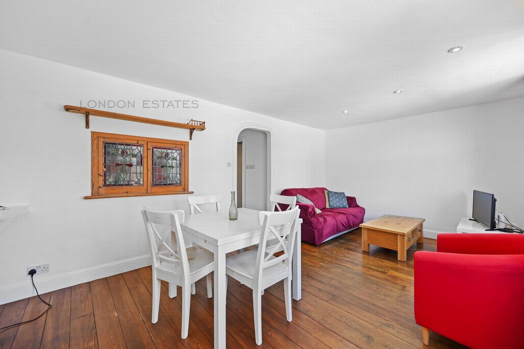 Property photo 1 of 8 Photo 7