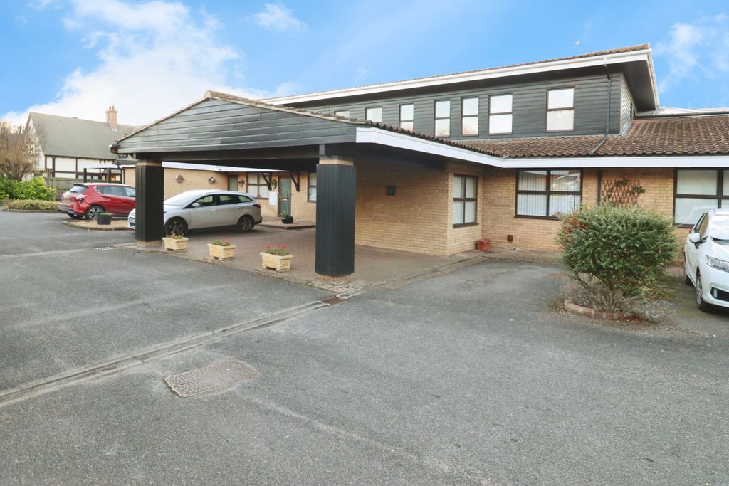 Property photo 1 of 8