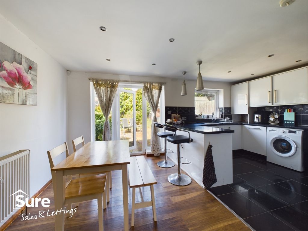 Property photo 3 of 17 3535743