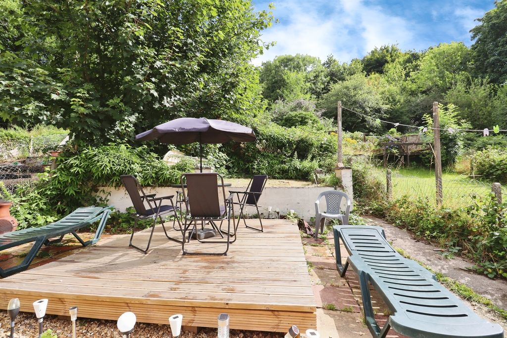 Property photo 2 of 13