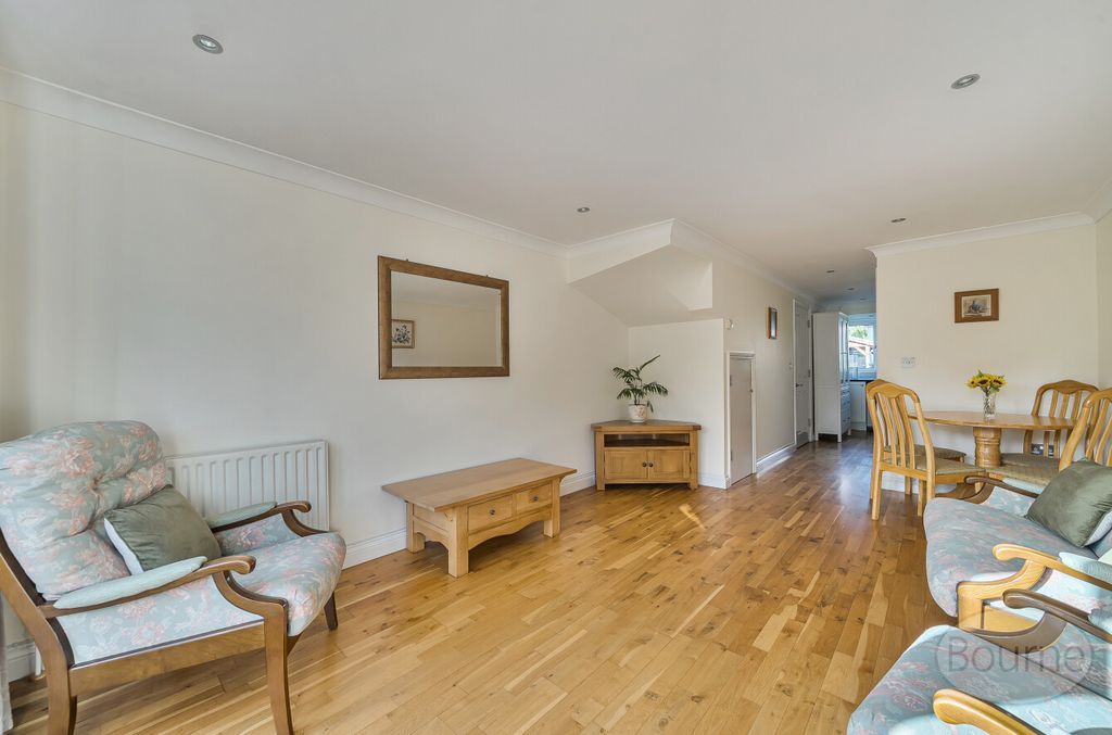 Property photo 3 of 19 E7B43930-Ede0-471...