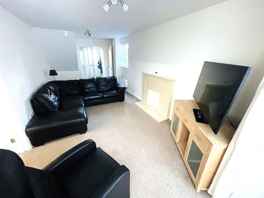 Property photo 2 of 30