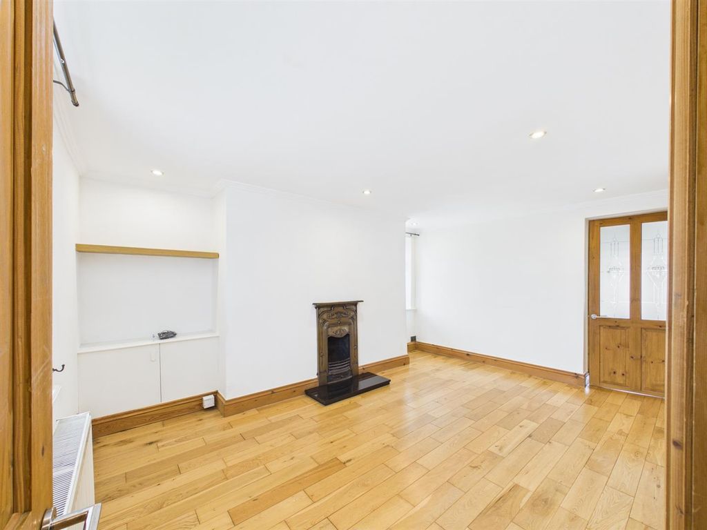 Property photo 2 of 21 Cam04045G0-Pr0097-Still003.Jpg