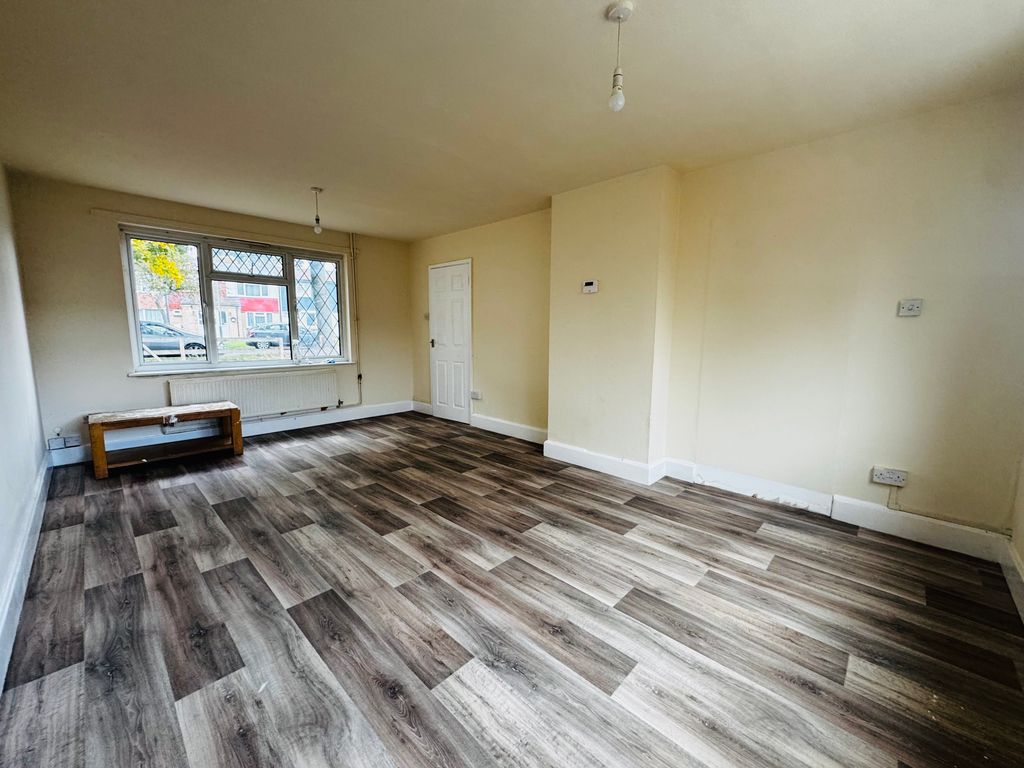 Property photo 3 of 10 Image