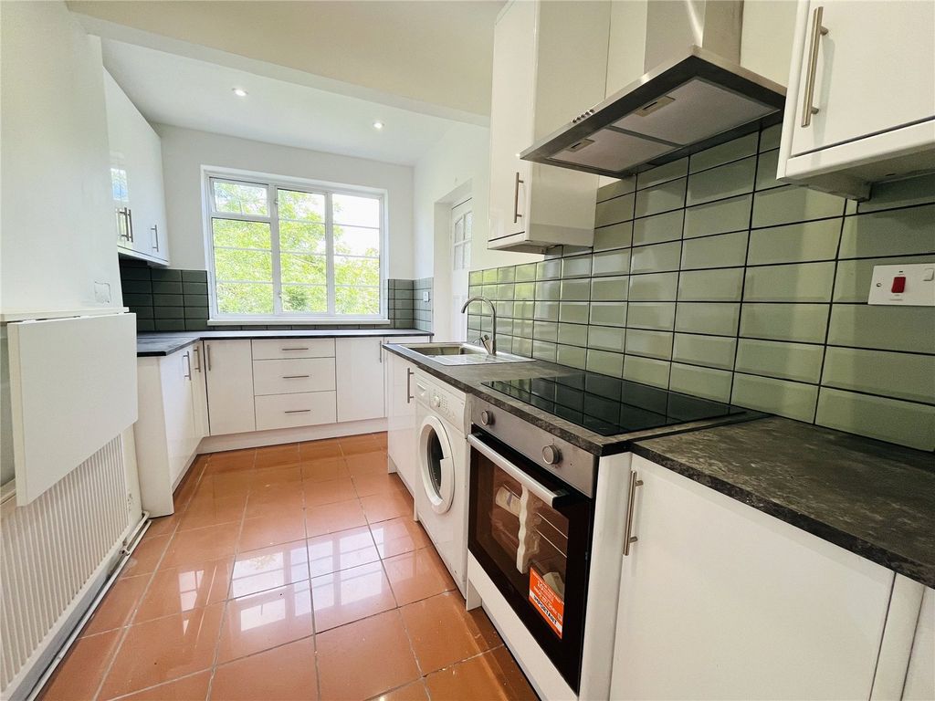 Property photo 3 of 7 Kitchen