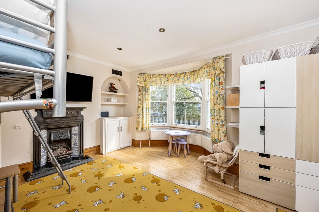 Property photo 3 of 13