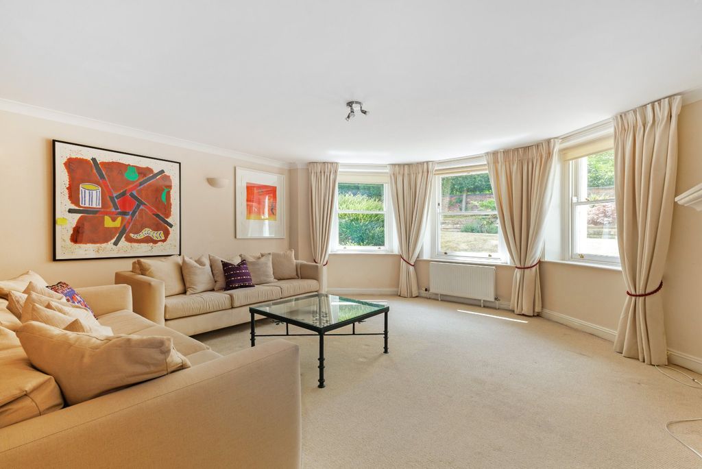 Property photo 2 of 13 Sitting Room