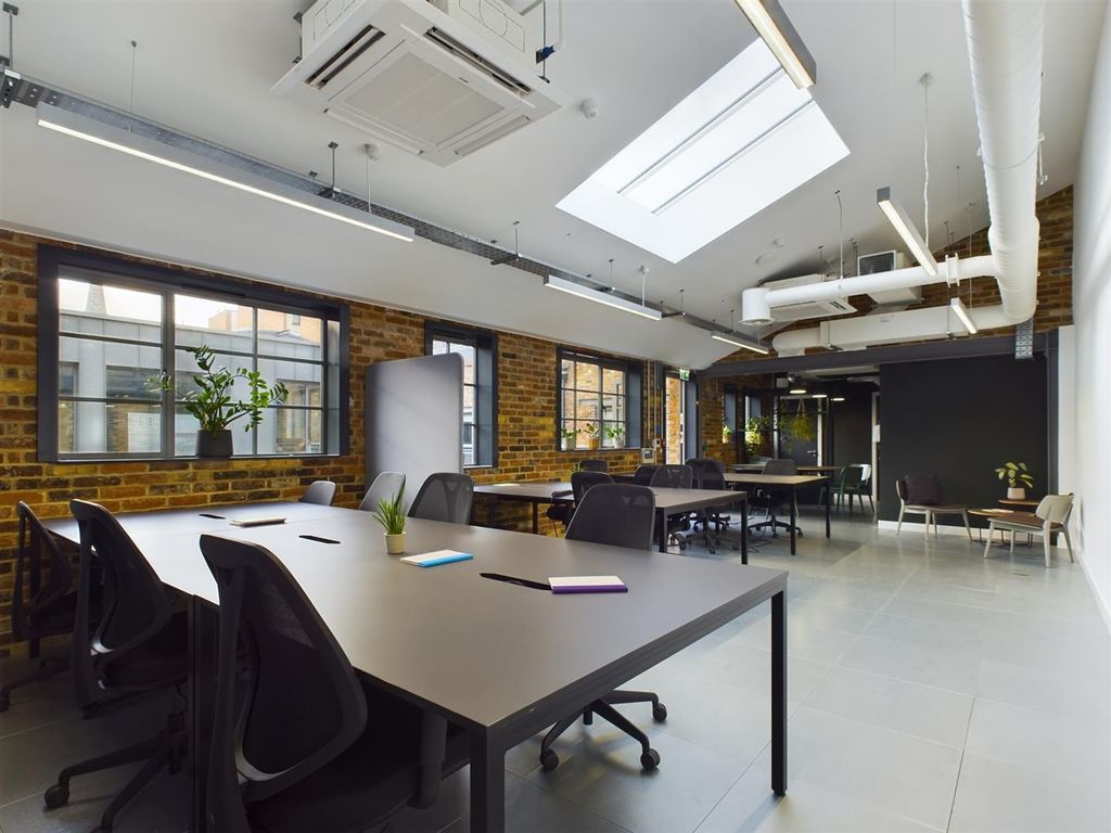 Property photo 1 of 9 Cam04237G0-Pr0035-Still003.Jpg