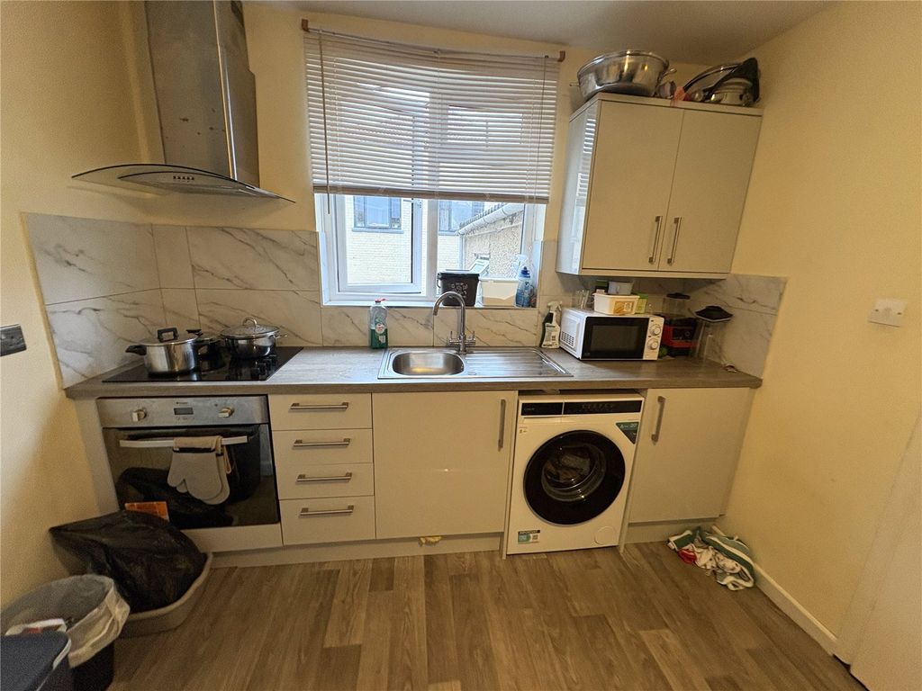 Property photo 3 of 5 Picture No. 06