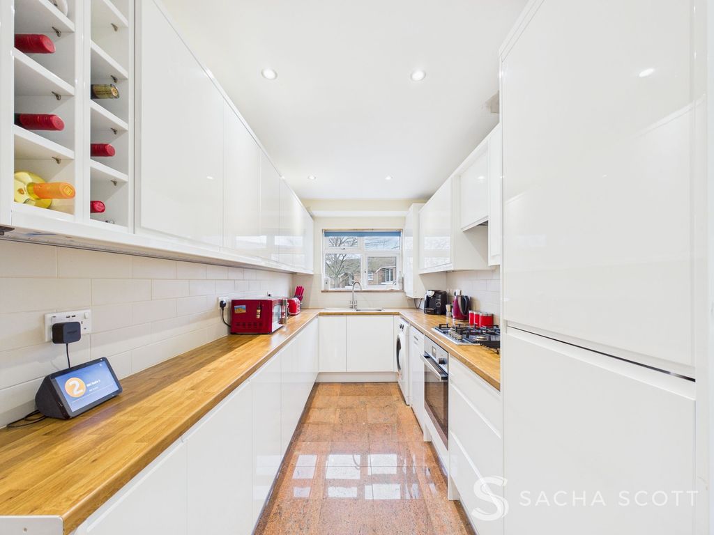 Property photo 3 of 29 Kitchen