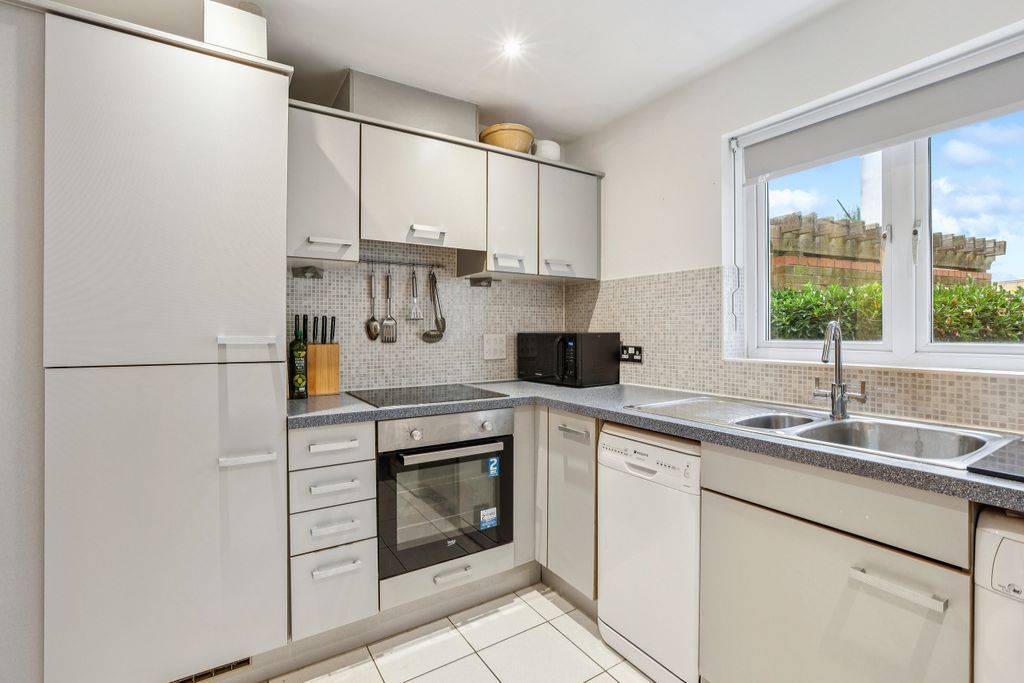 Property photo 1 of 14 Kitchen
