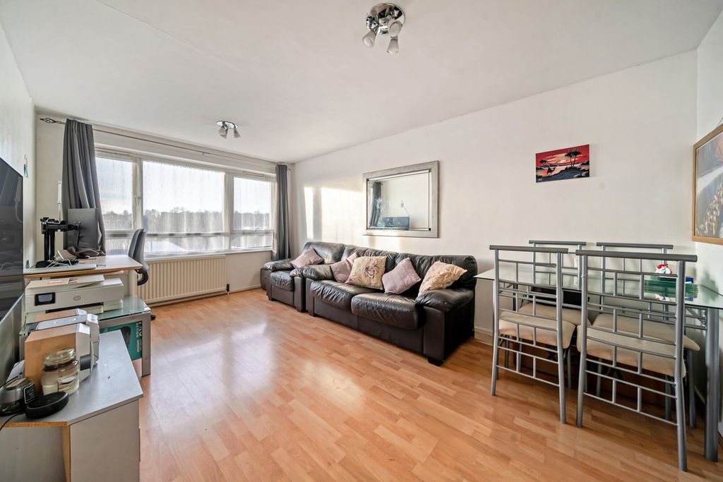 Property photo 1 of 10 1393736-12-69427d...