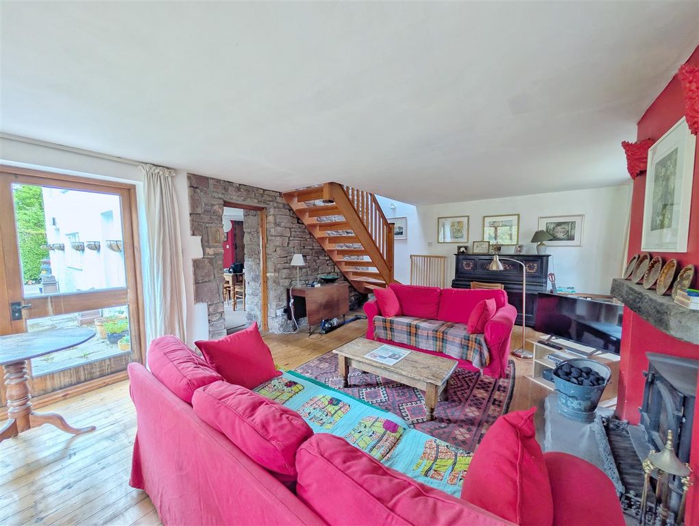 Property photo 3 of 23