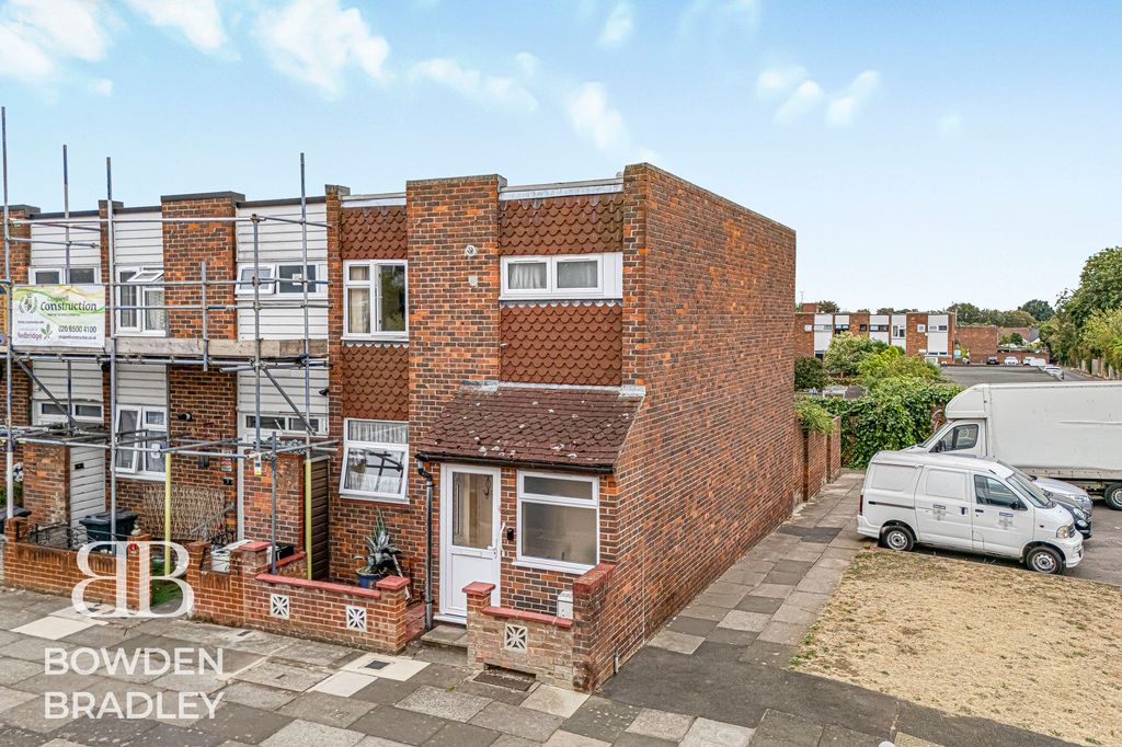 Property photo 1 of 18