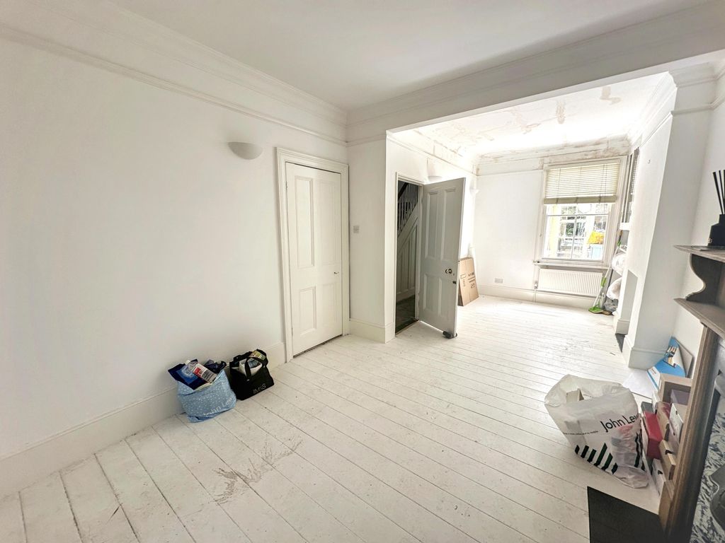Property photo 3 of 16 20260709160059_20260709-Interior-5-4Bqdk2Fttkk6Hxdyjpeg_Yasry.Jpg
