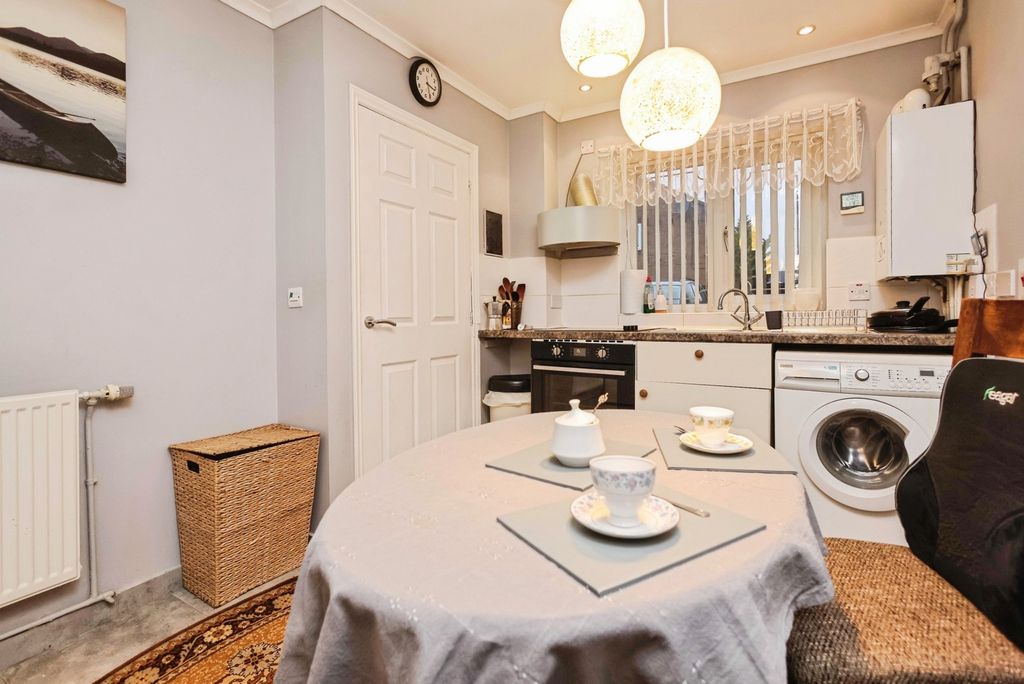 Property photo 3 of 18 Pbox-Img.Jpg