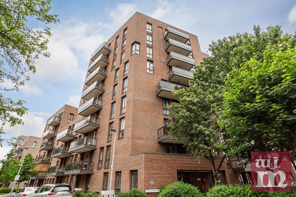 Property photo 1 of 16 Maypole Court